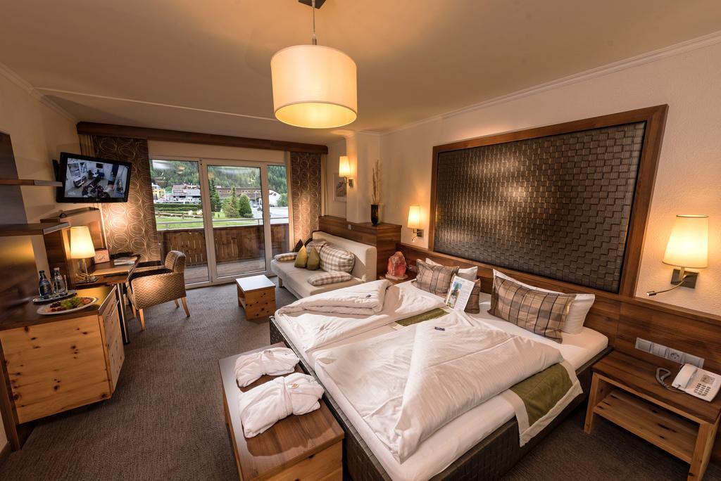 Hotel Andy 4 Sterne Superior Jerzens Εξωτερικό φωτογραφία